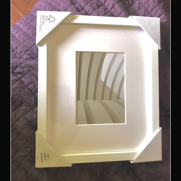 WHITE FRAME; 5x7 or 10x12 - Picture 2 of 5